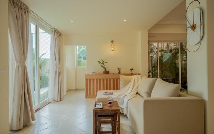 SaffronStays Oslo | Luxe 4BR w/ Pool near Vagator