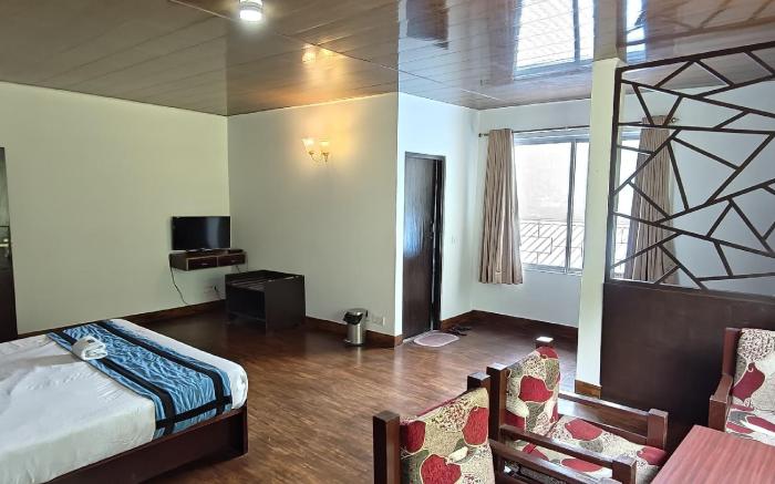 HOTEL BLUE POPPY BY ORANGE PETAL