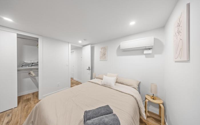 Double Room at a Shared Apt near Times Square