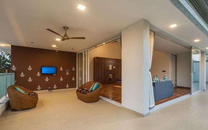 SaffronStays 7 Seas:7BR luxury pool villa, Alibaug