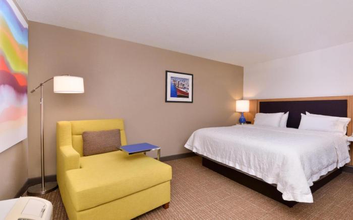 Hampton Inn & Suites Plymouth