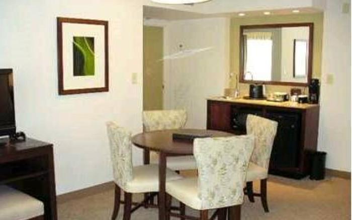 Embassy Suites by Hilton Kansas City Overland Park