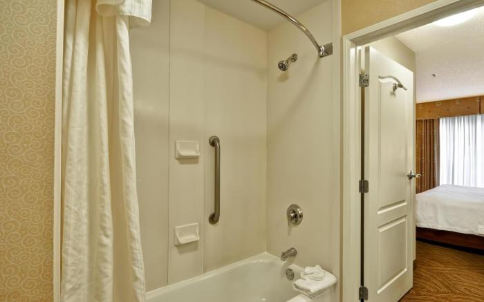 Homewood Suites By Hilton Oakland Waterfront Hotel