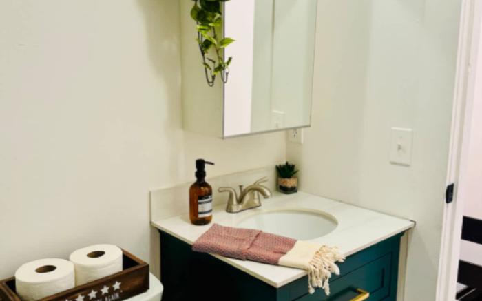 Short North - Free Parking - King Bed - Convention