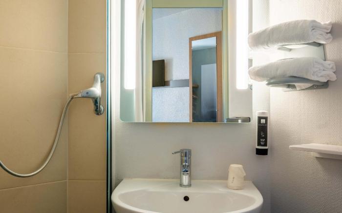 B&B HOTEL Annecy Argonay