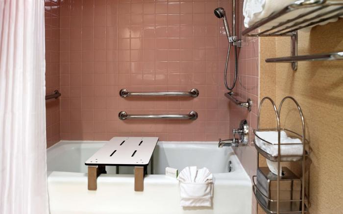 DoubleTree by Hilton Kansas City - Overland Park