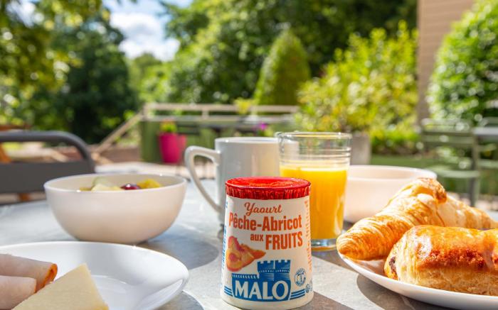 B&B HOTEL Chartres Centre Cathedrale 3 etoiles