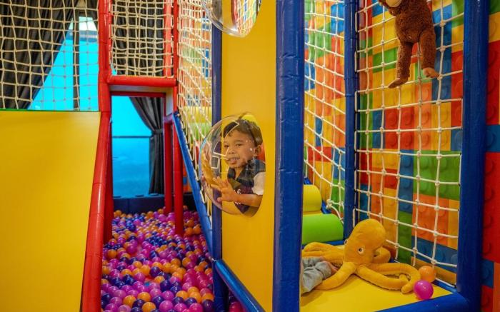LEGO Slide Playhouse & Ball Pool @Medini | 6 Pax