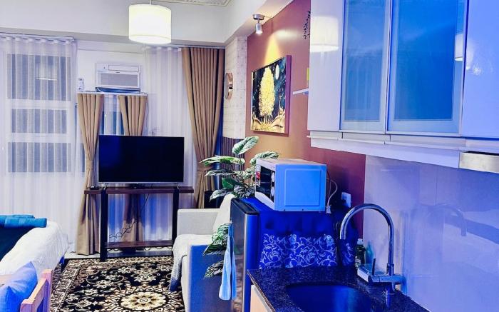 We Vibe, 101 Newport Blvd near the airport NAIA 3