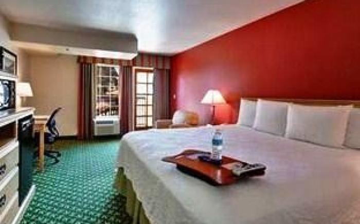 Hampton Inn and Suites Hermosa Beach