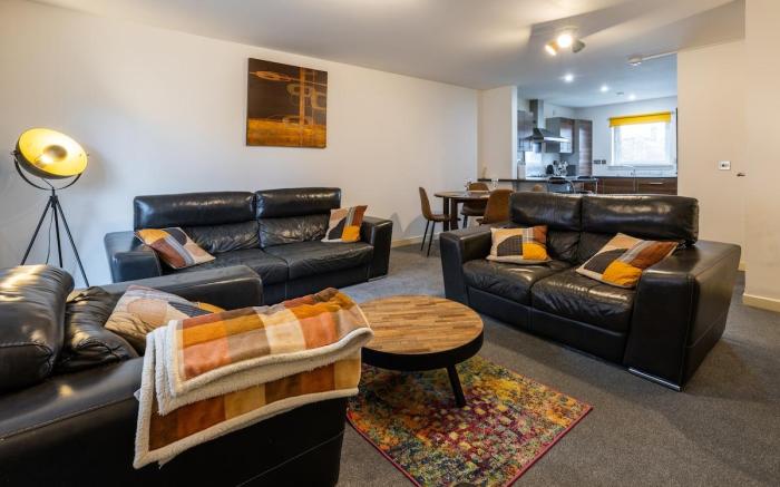 Dundee City centre apartment - 3 bedrooms sleeps 6