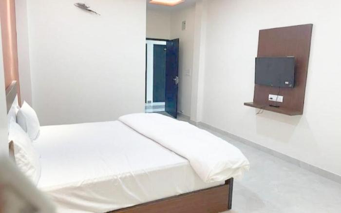 Hotel Panther Iscon Road Patrakar Colony