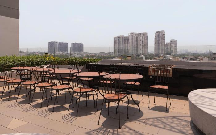 The Sun Avenue Riverside Apartments in District 2