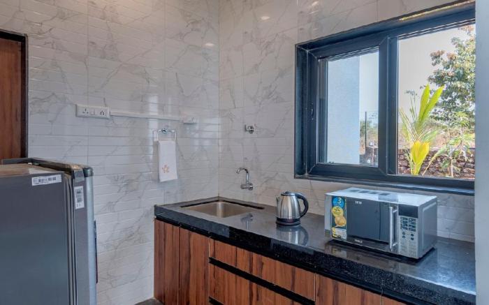 SaffronStays Mimosa Sunset & Sea Views