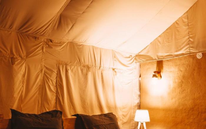 H2H - Glamping 2 tents | Bir Himachal by Homeyhuts