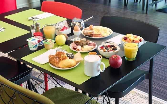 B&B HOTEL Saint-Quentin-en-Yvelines Centre Gare 4 etoiles