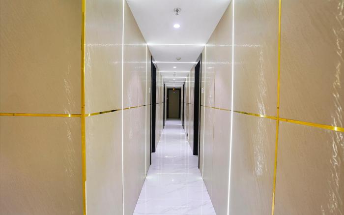 FabHotel Dolphin Residency