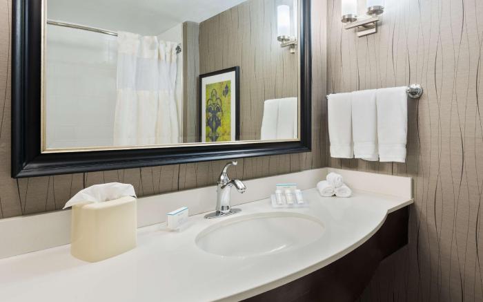 Hilton Garden Inn Westbury Hotel