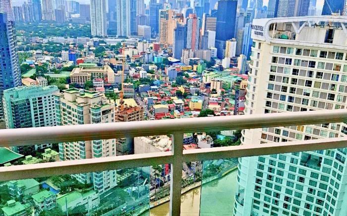 Rockwell View at Aqua | City Lights, Pool & Gym