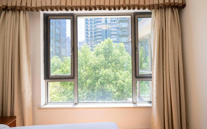 Tyms Elegant 3 Bedroom 2 Bath Close to Metro 