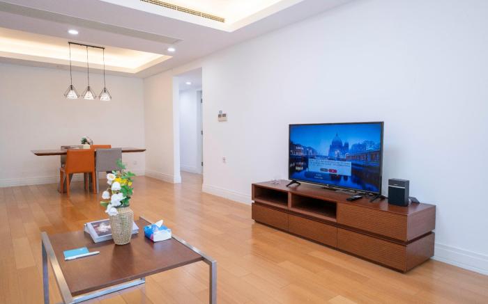 Tyms Stylish 3BR 2BA Apartment Steps from Xujiahui
