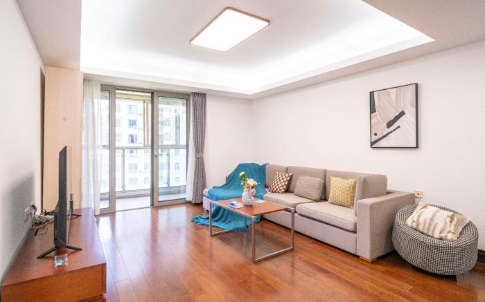 Tyms Premium 3 Bedroom 2 Bath  Walk to Metro 