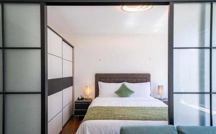 Tyms Premium 1BR 1 Living Apartment Steps 