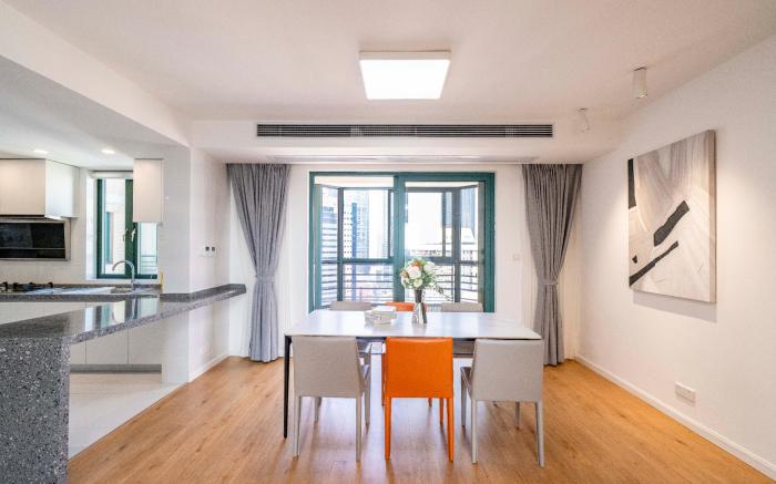 Tyms Spacious 4 Bedroom 2 Bath Apartment