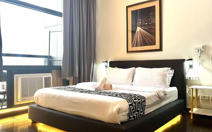 Sky-High Penthouse Studio @ Gramercy