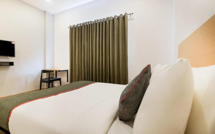Townhouse The Awadh Airport Near Chaudhary Charan Singh International Airport