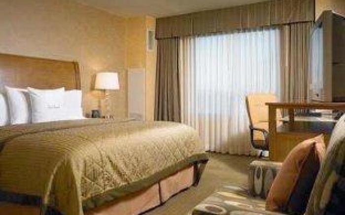 DoubleTree Suites by Hilton Hotel Anaheim Resort - Convention Center
