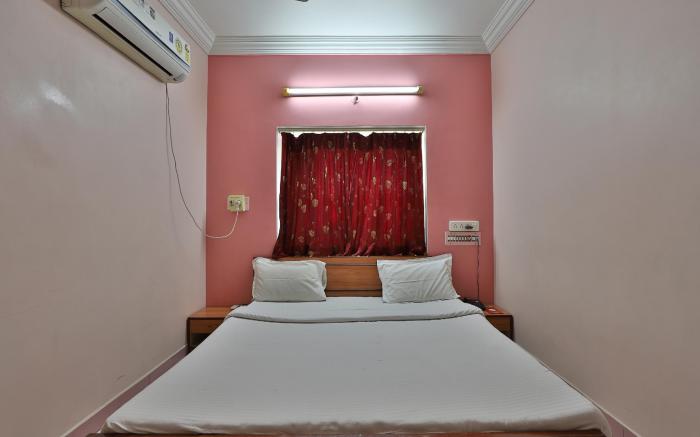SPOT ON 40871 Hotel Tirupati
