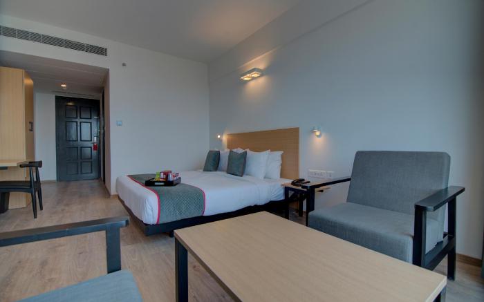 Super Townhouse Lords Inn Regency
