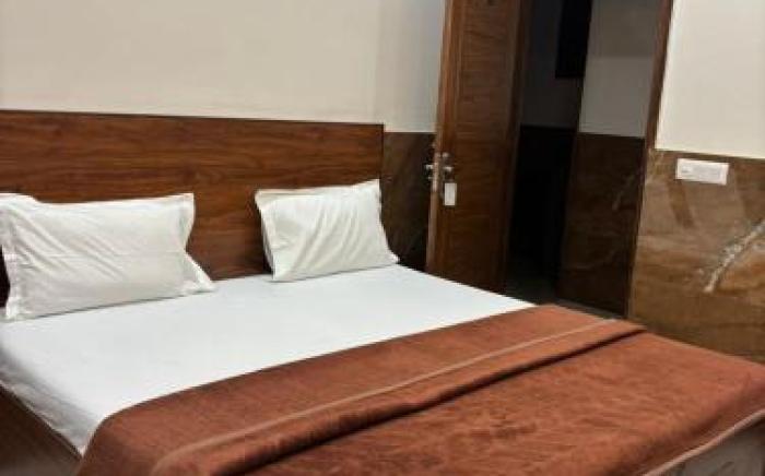 The Roop Mahal, hotel,