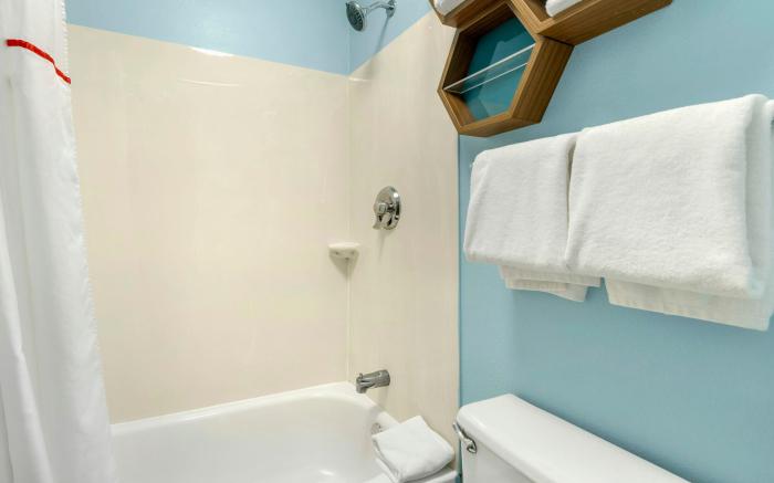 HomeTowne Studios by Red Roof Buffalo - Niagara Airport