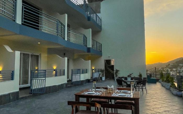 Heryk Hillview Hotel 