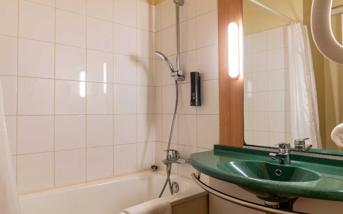 B&B HOTEL Grenoble Universite 2