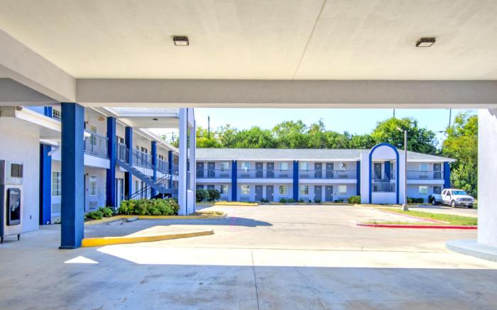 Heights Inn by Townhouse Harker Heights/Killeen