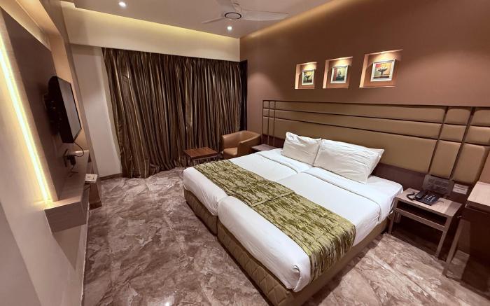 Hotel Varishtta Kopar Khairane