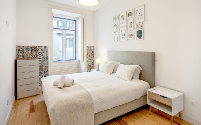 ALFAMA BLUE by HOMING