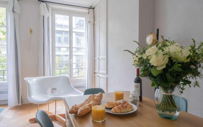 Charming setting just a stone's throw from Place V