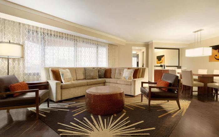 Embassy Suites by Hilton Austin Downtown South Congress