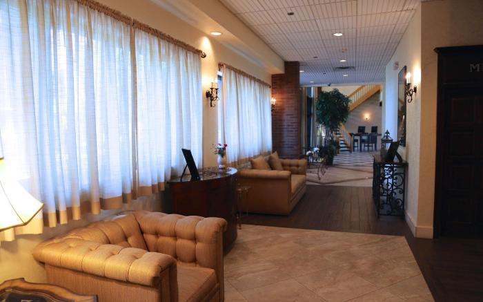 Best Western PLUS Fairfield Executive Inn