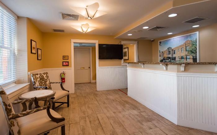 Best Western PLUS Plaza Hotel