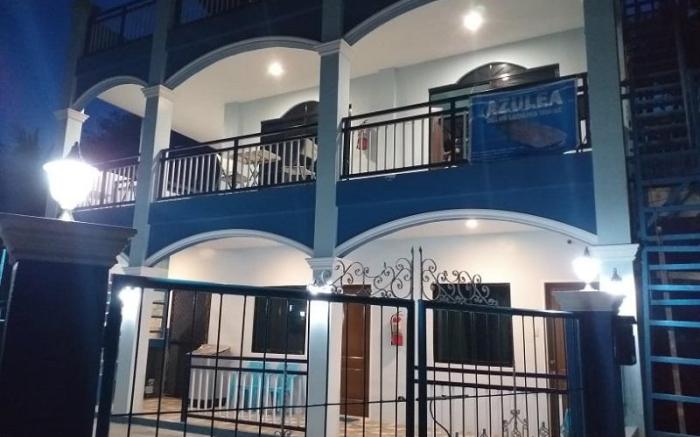 Azulea Family Deluxe 1 * own CR, shower, AC, TV