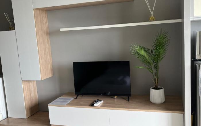 Modern condo, (3) min walk to Ayala, near IT Park