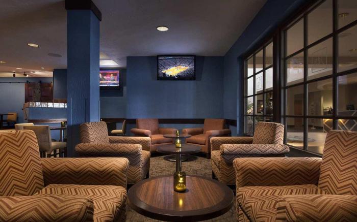 Embassy Suites by Hilton Phoenix Tempe