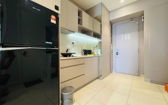 Hill10 Residence I-City by DeUrban HH2811