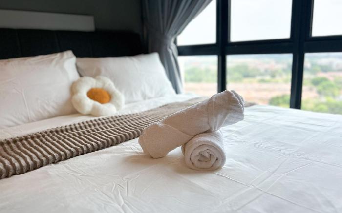 Tulip Residences Studio4Pax NearElmina 12