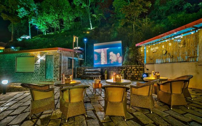 Cedar Bedroom | Open Theatre |Private Garden